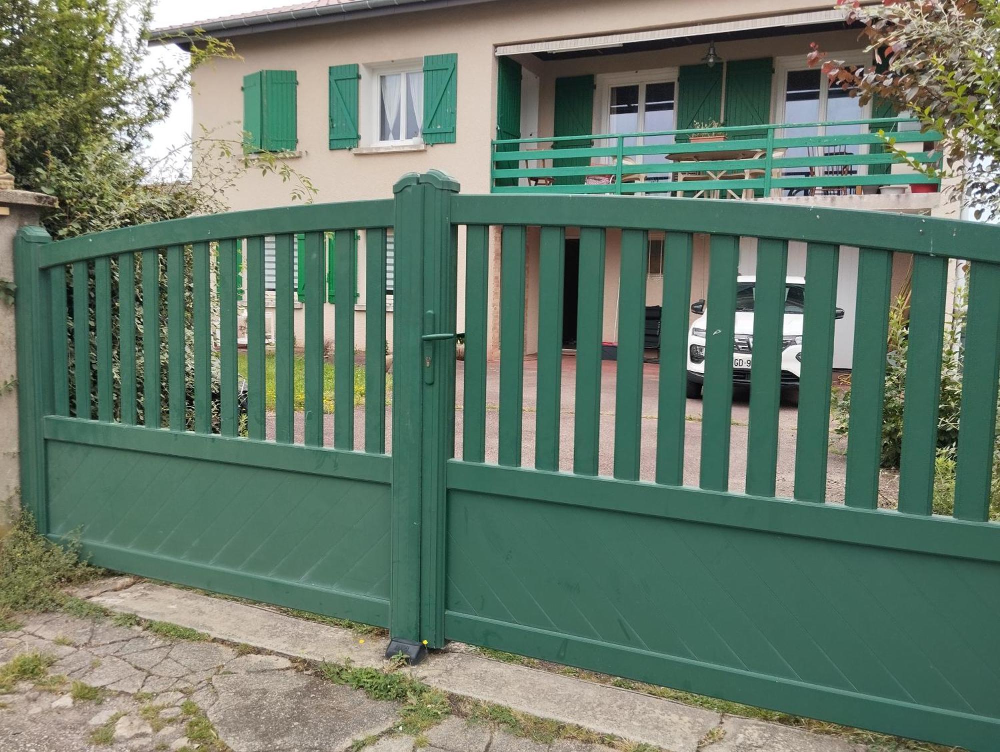 L'Escale Thermale Montrond les Bains Bagian luar foto